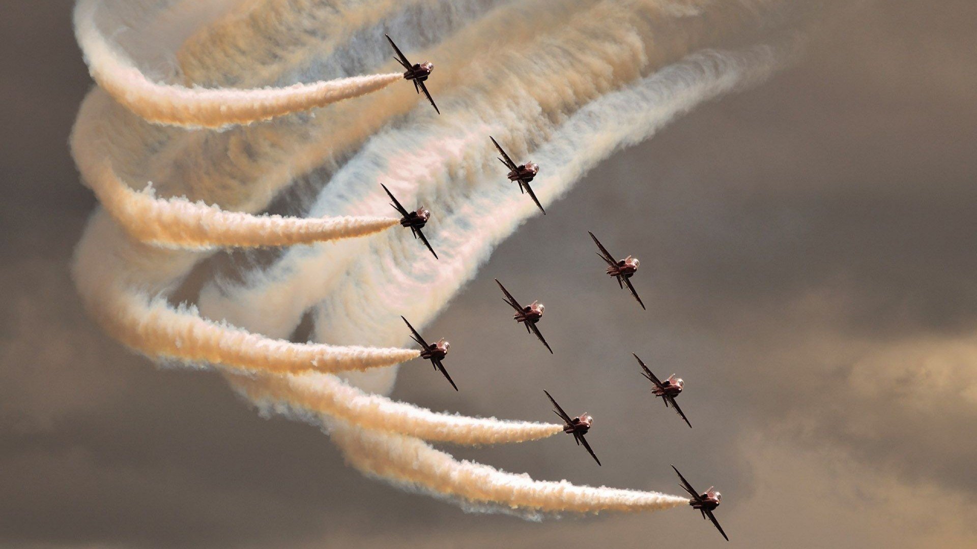 “运动舞蹈：金牛区城北体育馆上演炫目舞步，观众们为舞者们热血沸腾”