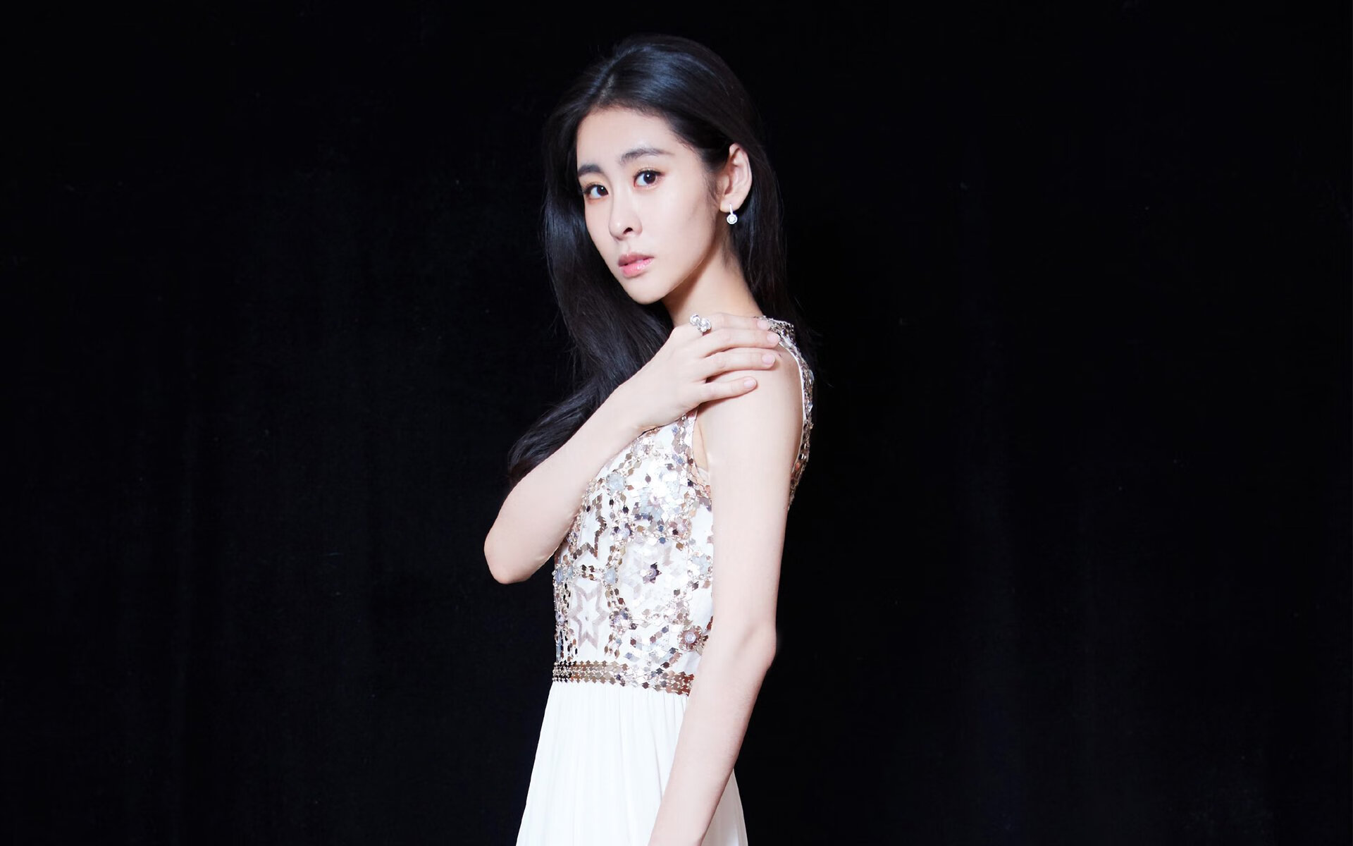 开云APP-76人小将首次参与球队全战术演练展现潜力，76人老将