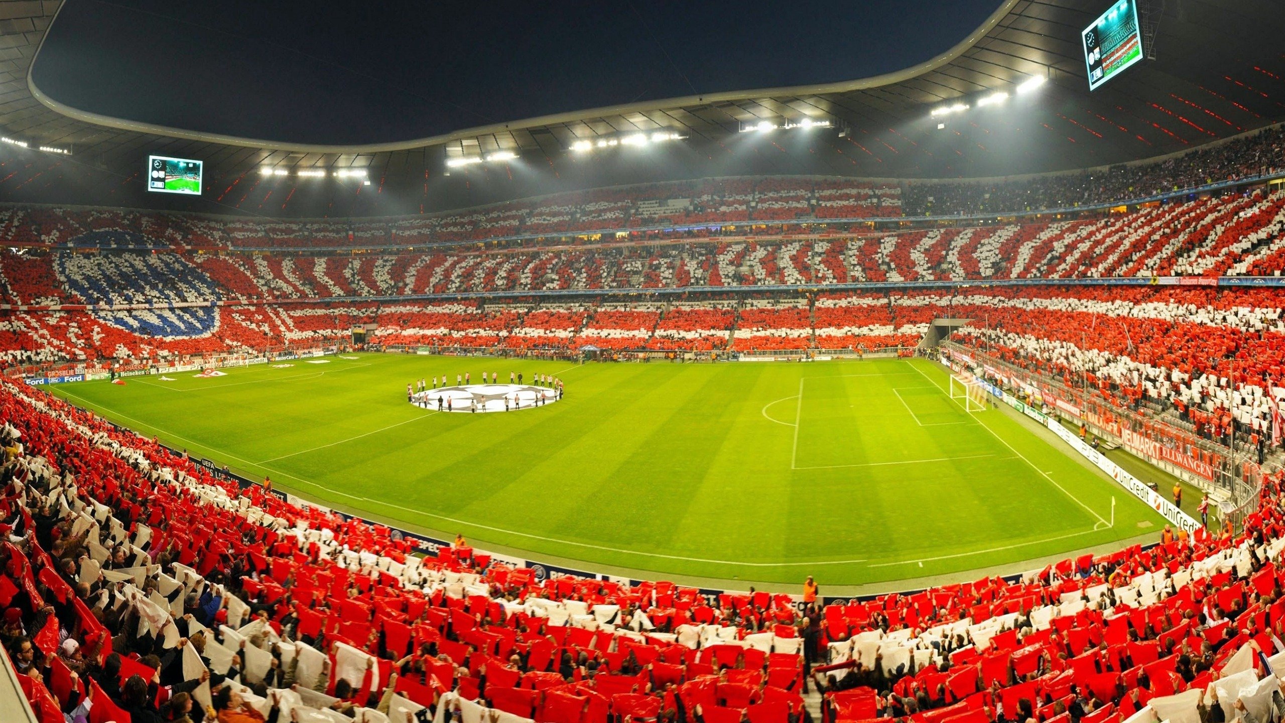 开云体育-“尼古拉斯·桑特基的精准踢球和传球技巧,助力美洲狮队冲击世界冠军”